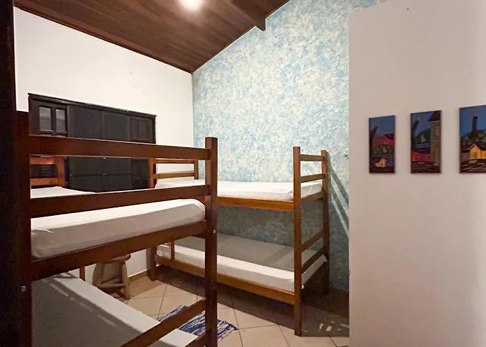 A 500 m Praia Maranduba, casa 2 quartos em Condomínio