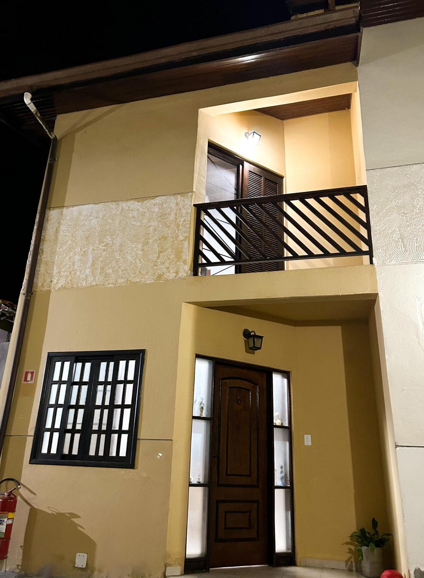 A 500 M Maranduba, Casa 2 Quartos Em Сasa de vacaciones *