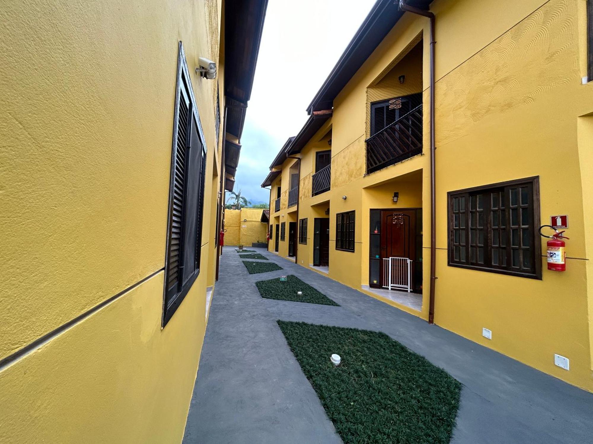 A 500 M Maranduba, Casa 2 Quartos Em Сasa de vacaciones Ubatuba